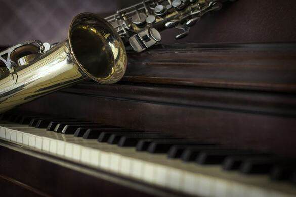 Azamara Pursuit - Performances 2.jpg